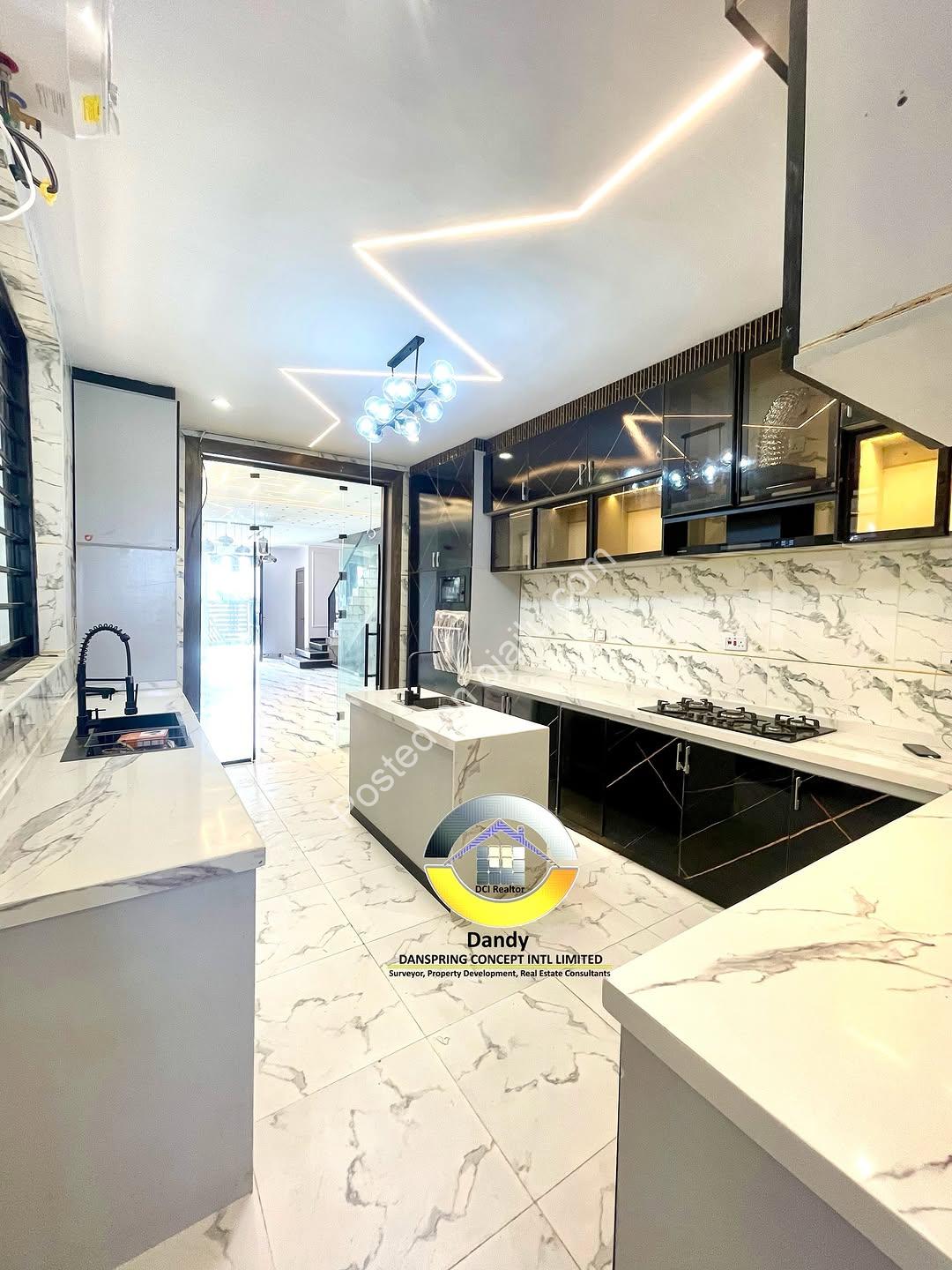 Lekki’s Ultimate 5-Bedroom Oasis with Pool & Rooftop