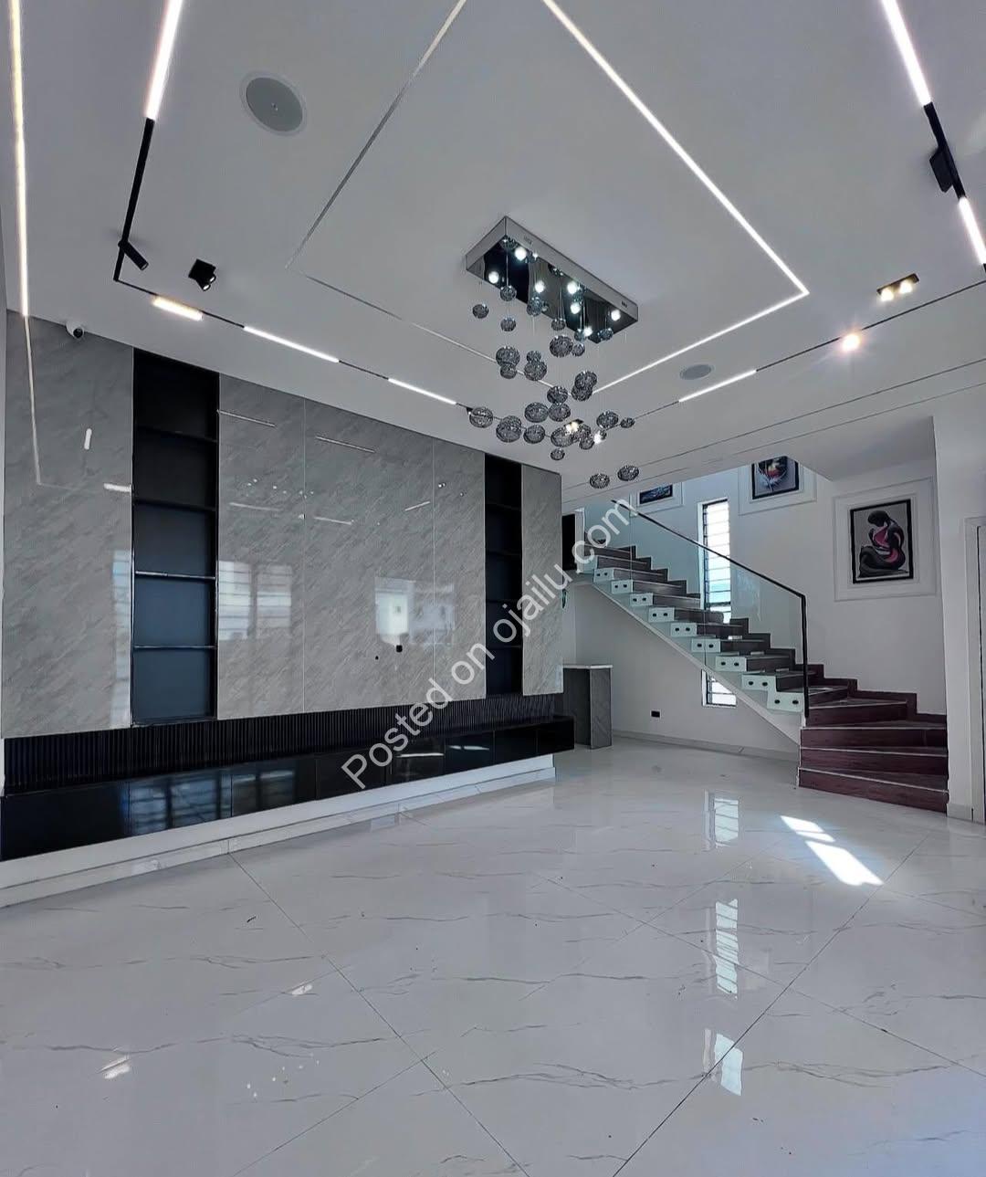 Chevron’s Finest: 5-Bedroom Haven with BQ