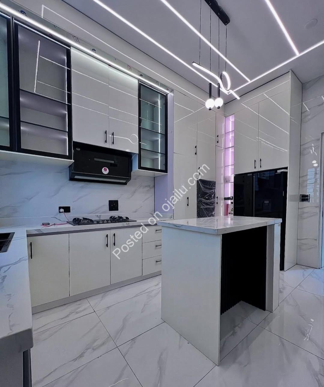 Chevron’s Finest: 5-Bedroom Haven with BQ