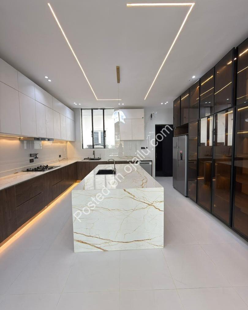 5-Bedroom Lekki Oasis: Pool, Cinema & Rooftop Paradise
