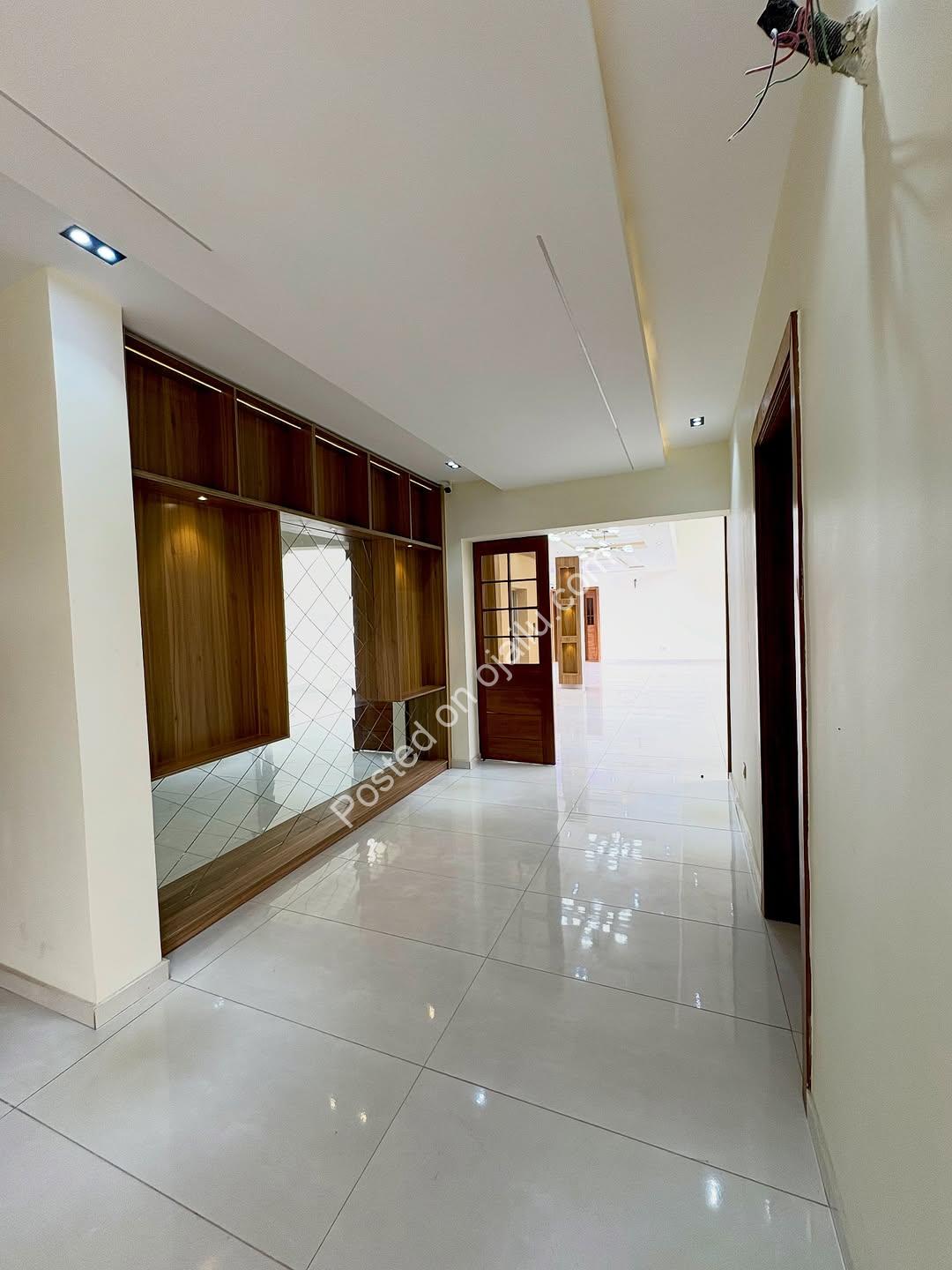 Ajah’s Ultimate Luxury Estate: 5-Bed Duplex with Pool & Penthouse