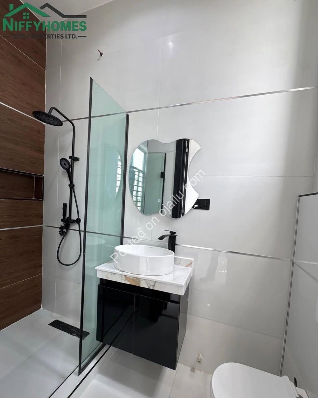 Exquisite 5-Bedroom Duplex with Pool in Ikota