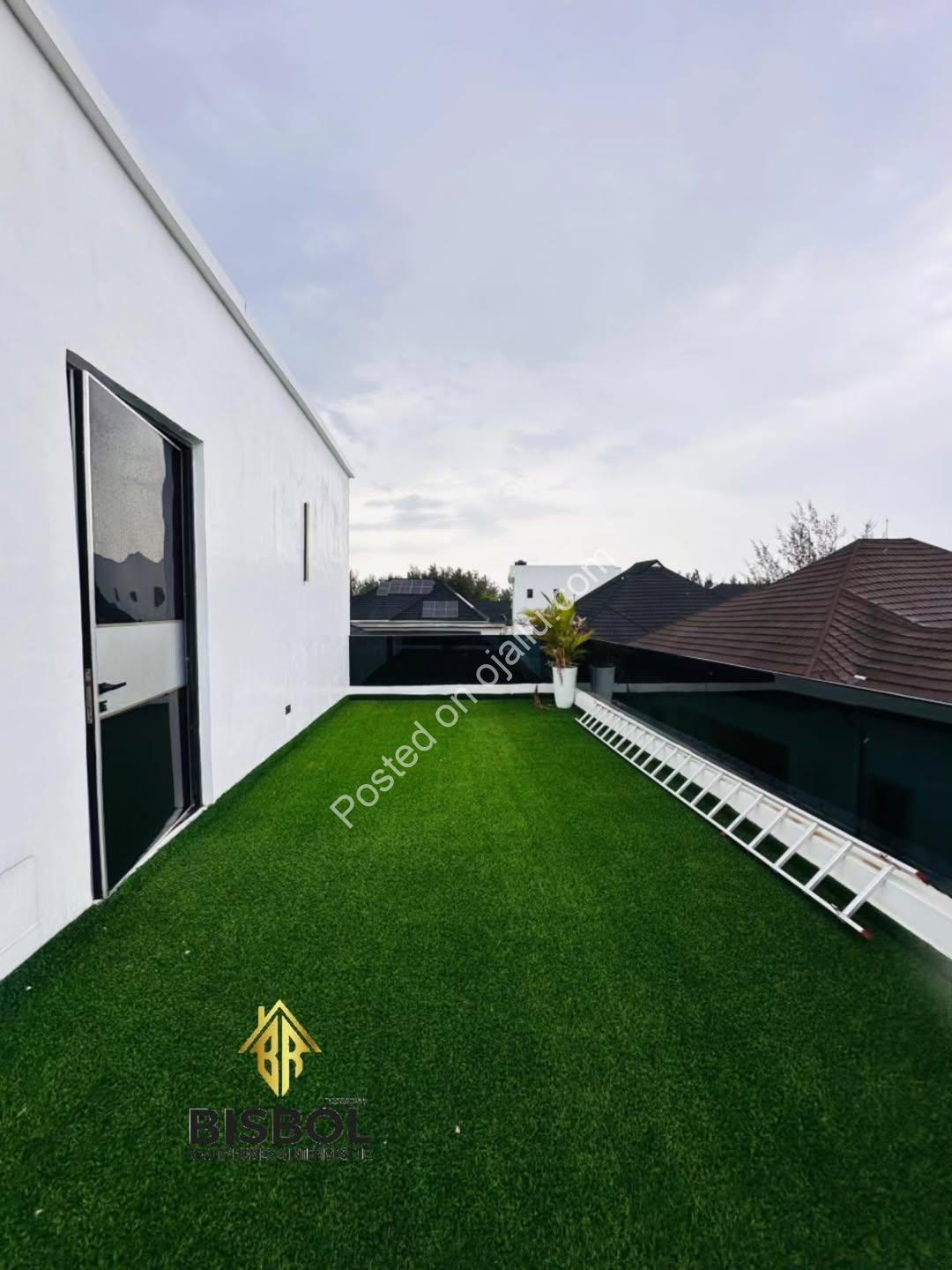 5-Bed Lekki Palace: Pool, Studio & Move-In Ready!