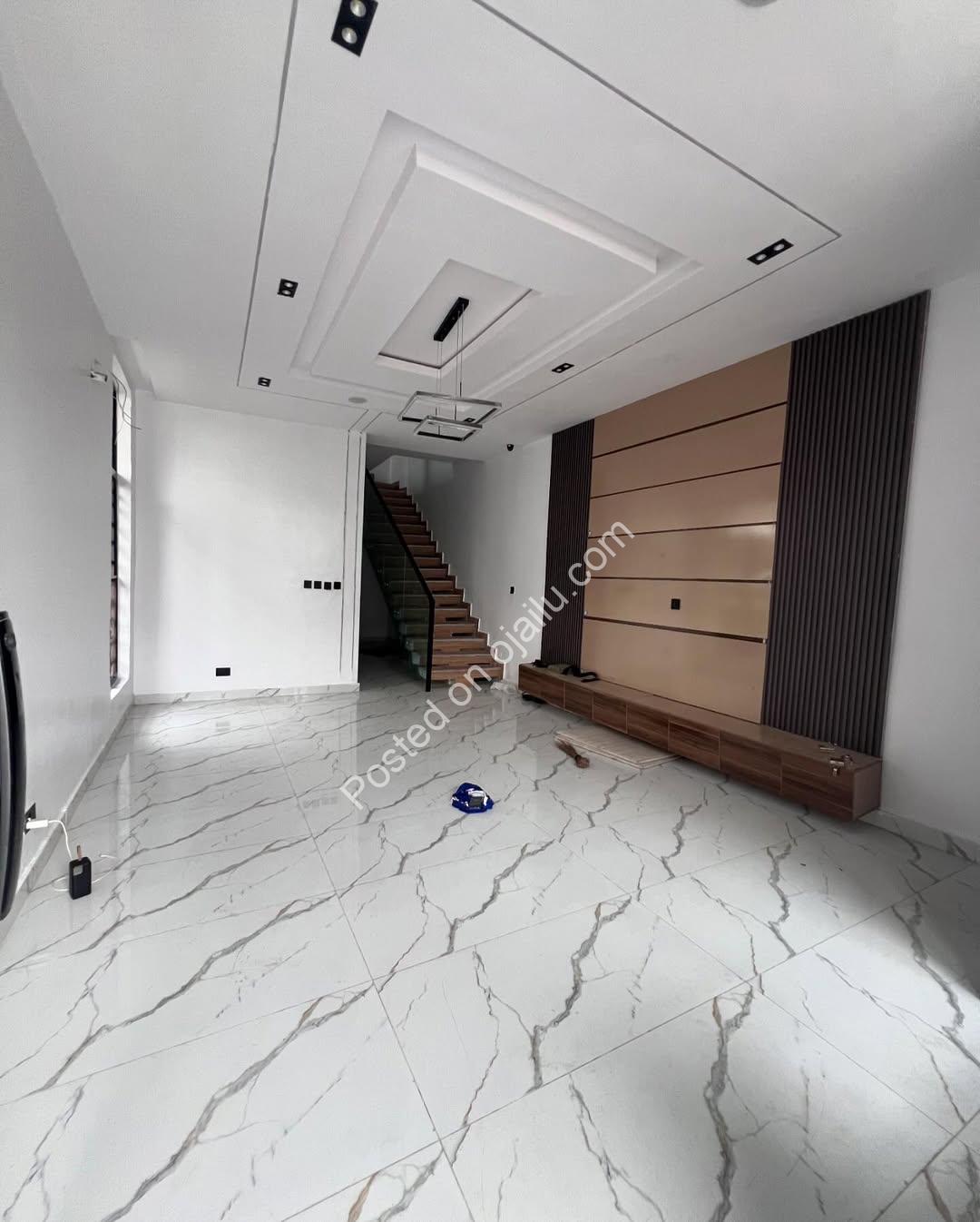 Spacious 4-Bedroom Duplex in Prime Lekki