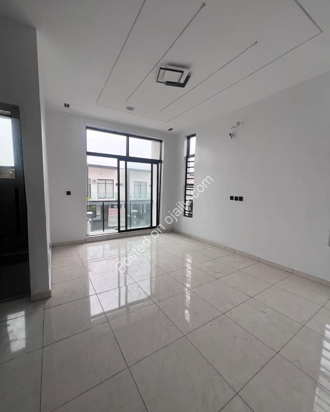 Spacious 4-Bedroom Duplex in Prime Lekki