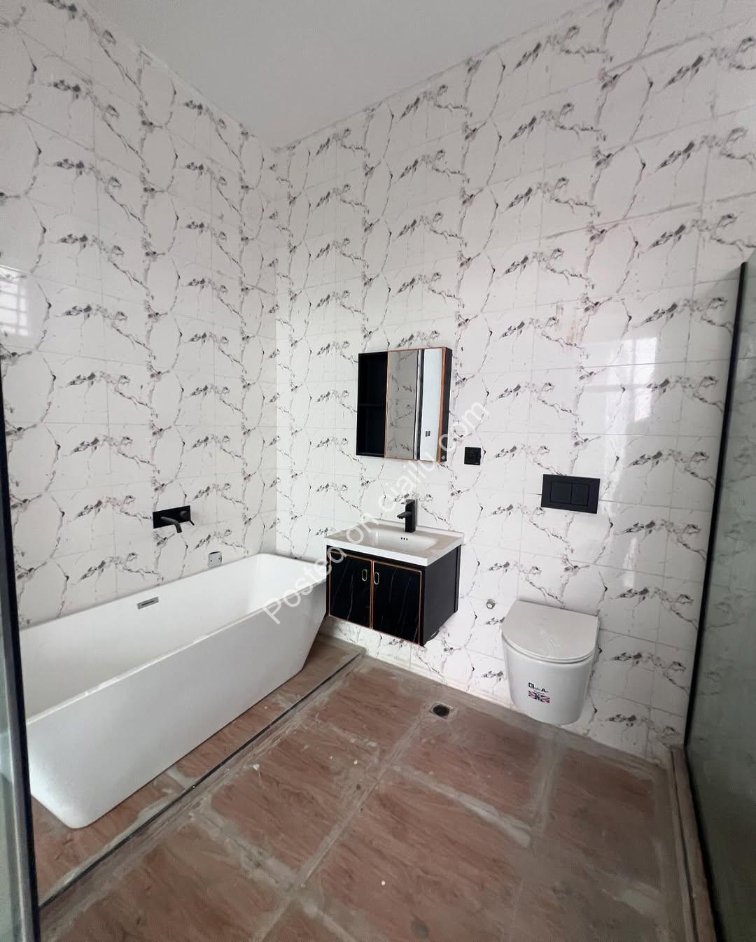 Spacious 4-Bedroom Duplex with En-Suite Bliss in Lekki