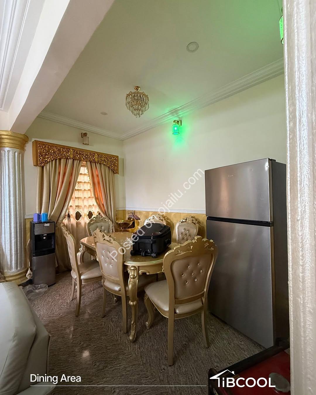 Modern 3-Bed Bungalow with BQ: Secure & En-Suite Living