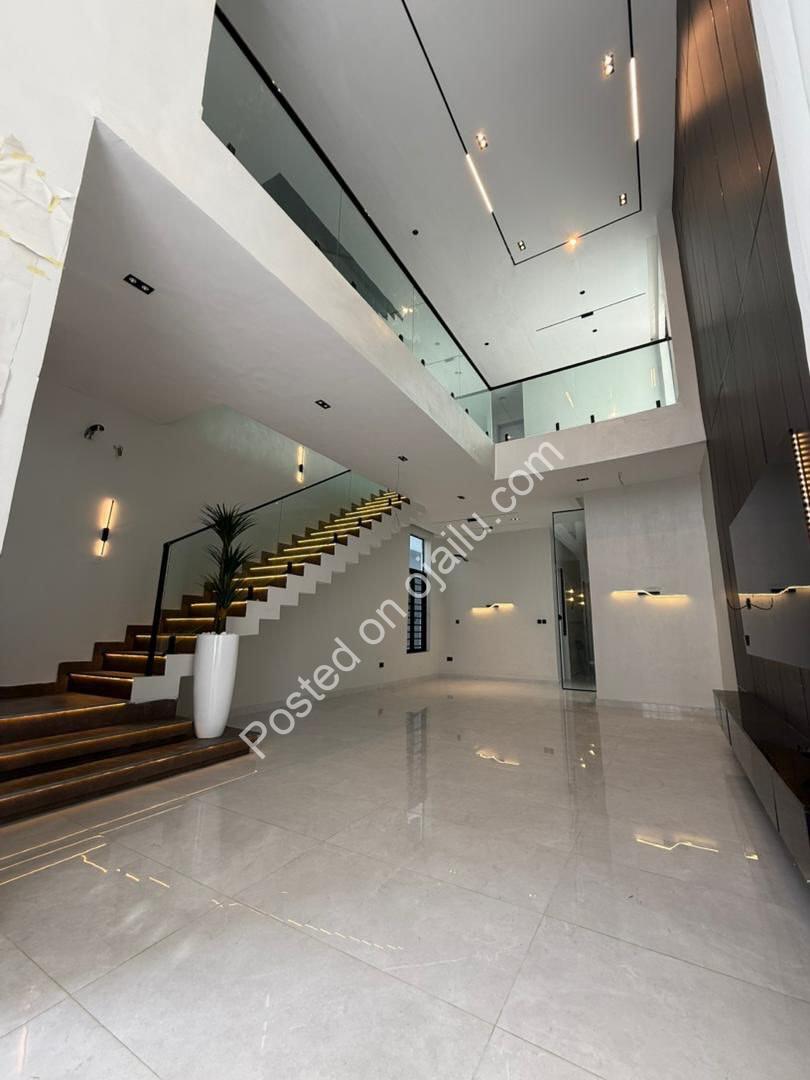 Lekki’s Ultimate 5-Bedroom Estate Masterpiece