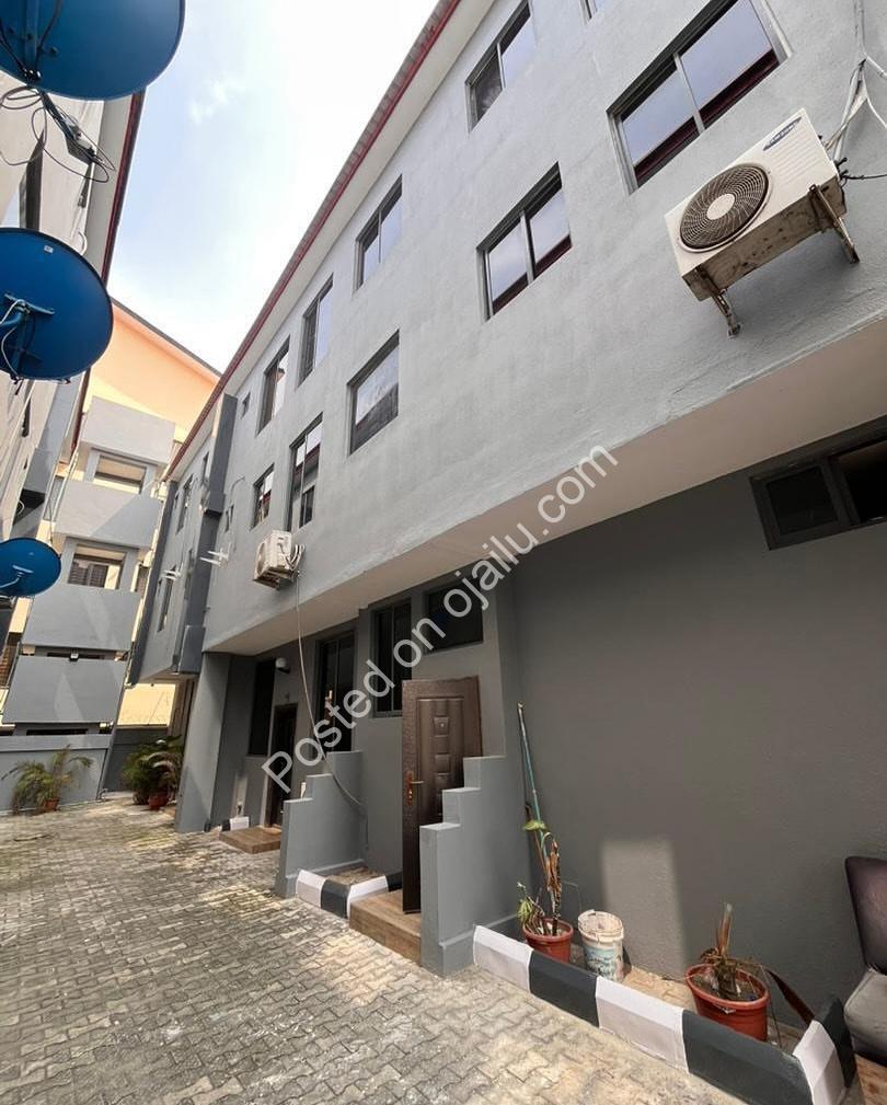 Spacious 3-Bed Ensuite Gem in Prime Lekki Phase 1