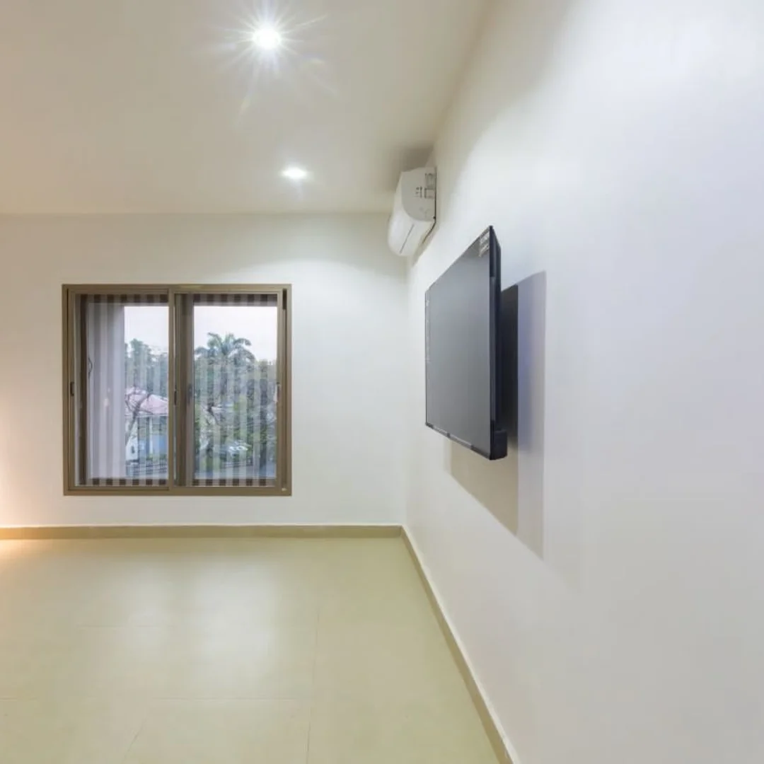 Serene Asokoro Oasis: 3BR Duplex with Pool