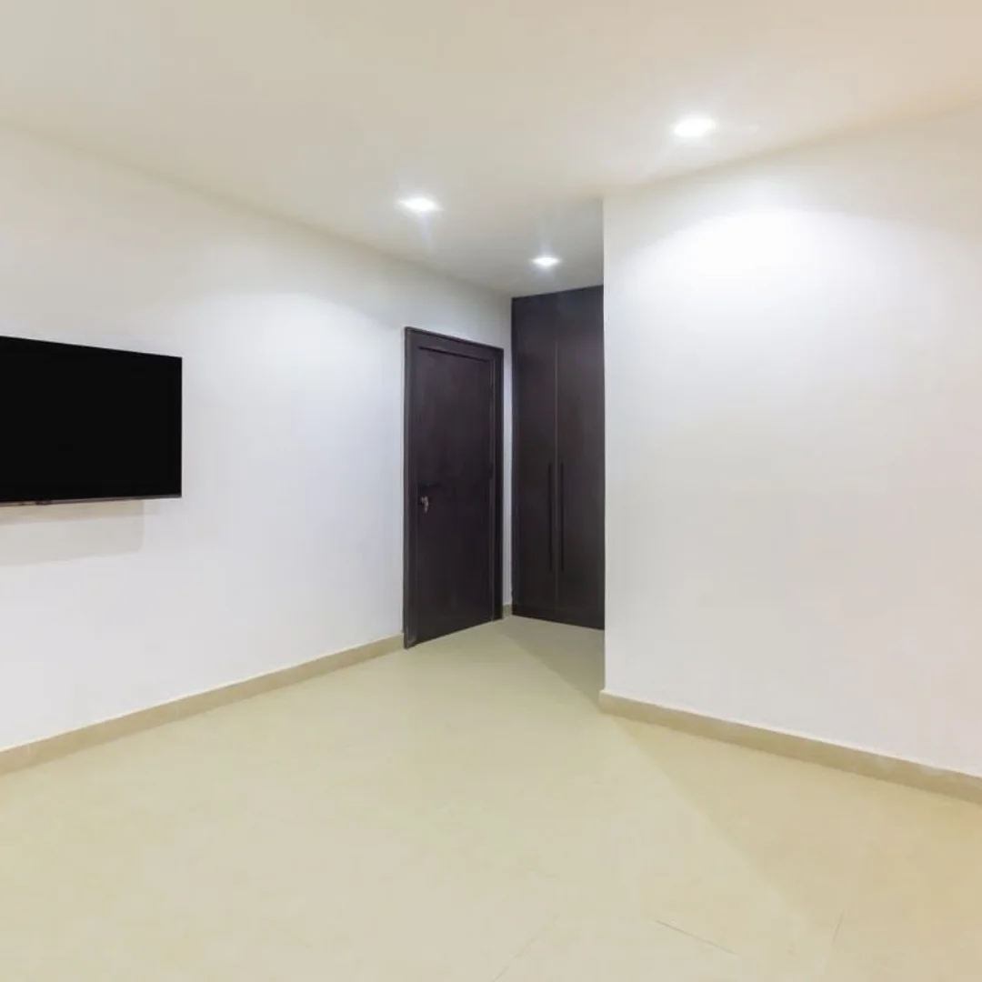 Serene Asokoro Oasis: 3BR Duplex with Pool