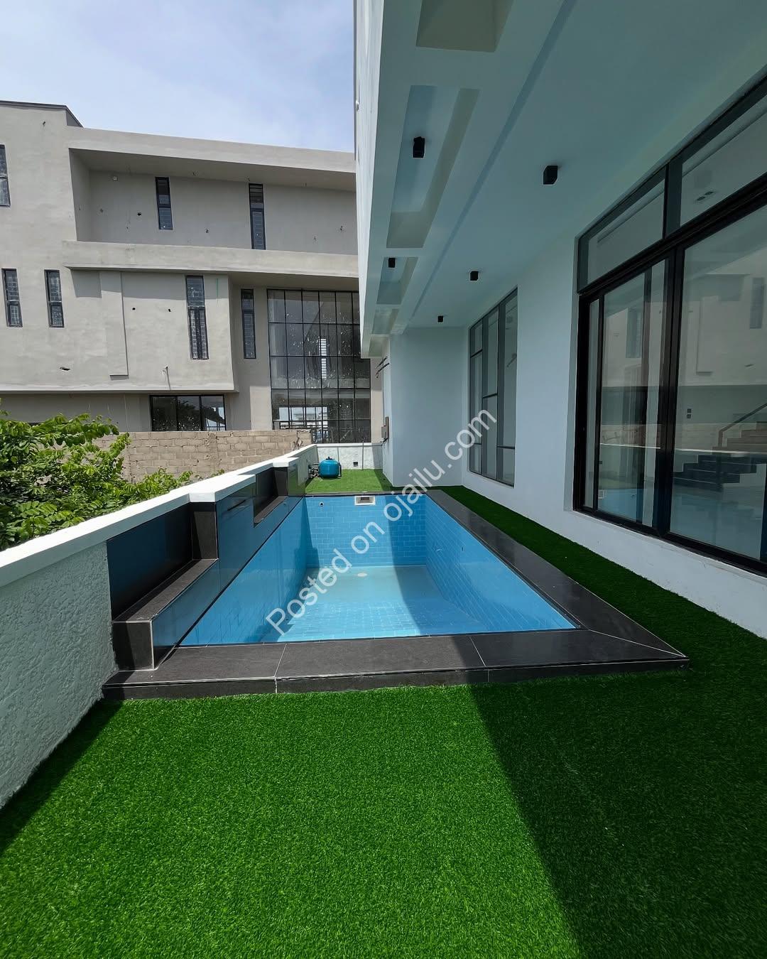 Lekki’s Ultimate 5-Bedroom Haven with Pool & BQ