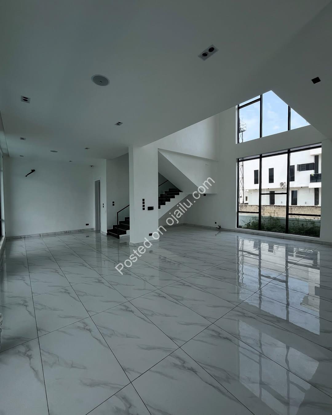 Lekki’s Ultimate 5-Bedroom Haven with Pool & BQ