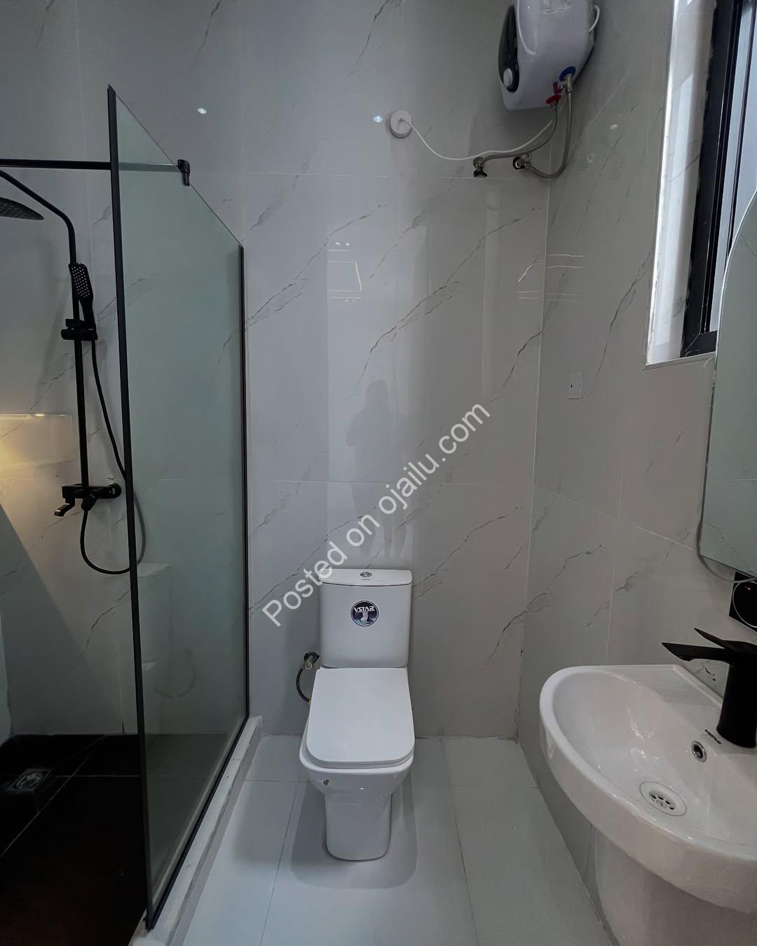 5-Bedroom Haven in Chevron: Luxury Living Awaits