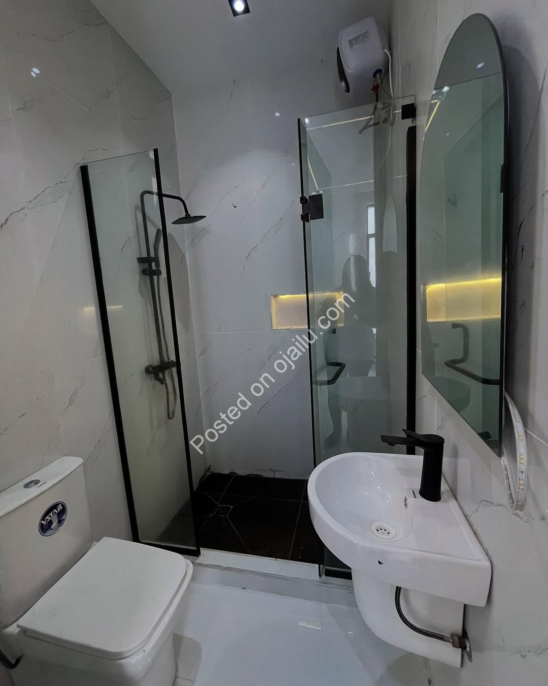 5-Bedroom Haven in Chevron: Luxury Living Awaits