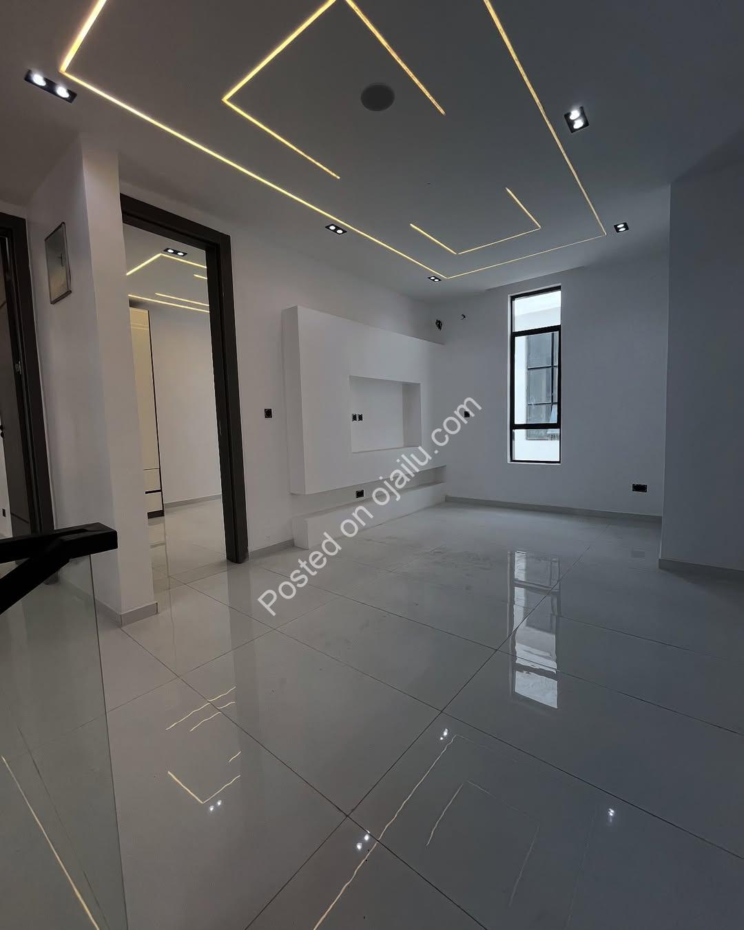 5-Bedroom Haven in Chevron: Luxury Living Awaits