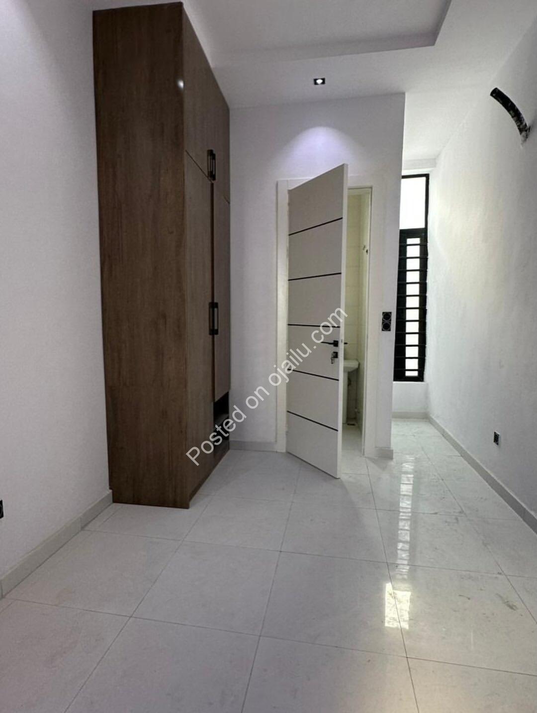 Stunning 3-Bed Terrace Duplex in Prime Ikota
