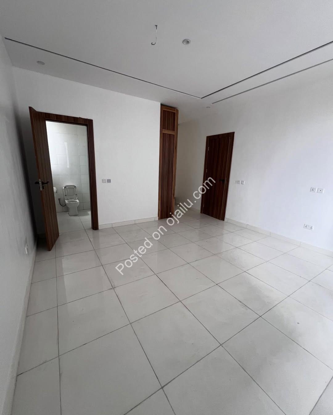 Lagos Island Gem: 2-Bed Ensuite Haven