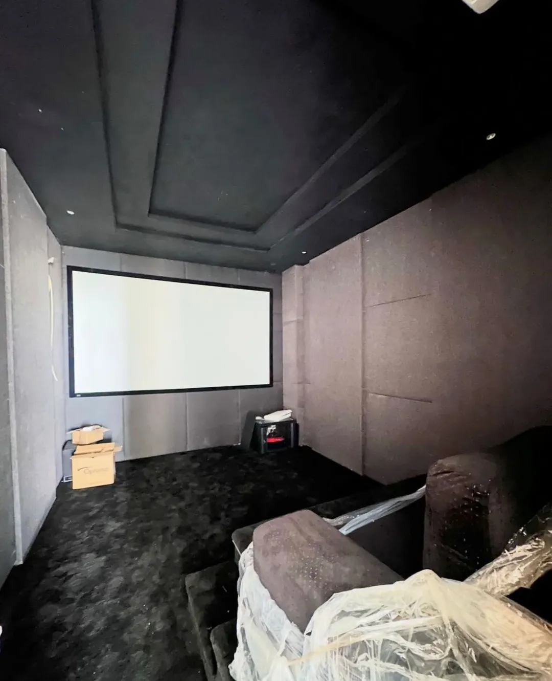 Lekki’s Ultimate 5-Bedroom Haven with Cinema & Pool