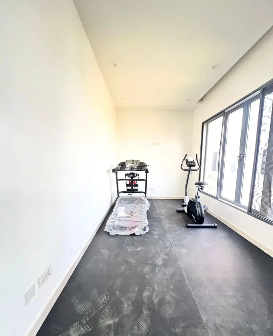 Lekki’s Ultimate 5-Bedroom Haven with Cinema & Pool