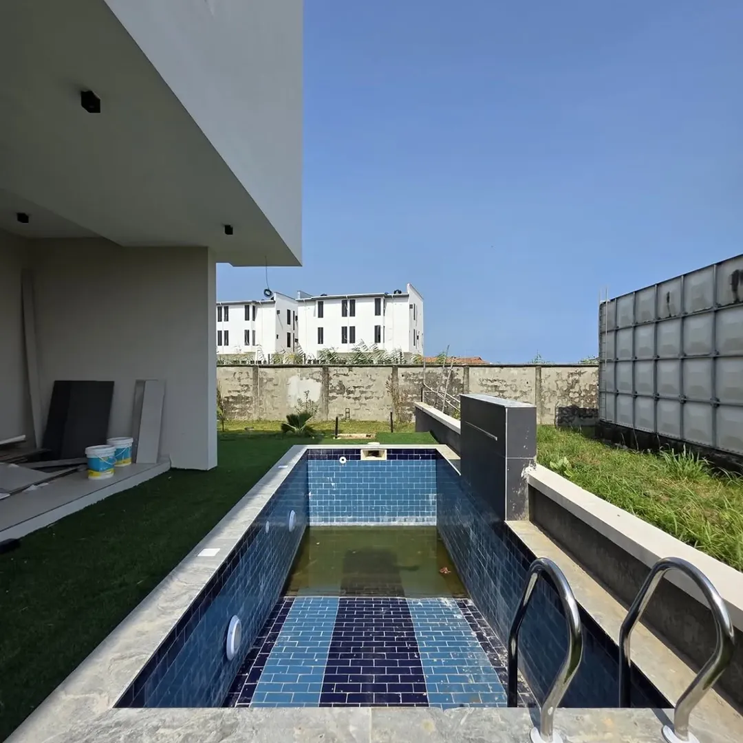 Exquisite 4-Bed Duplex with Cinema & Pool in Lekki