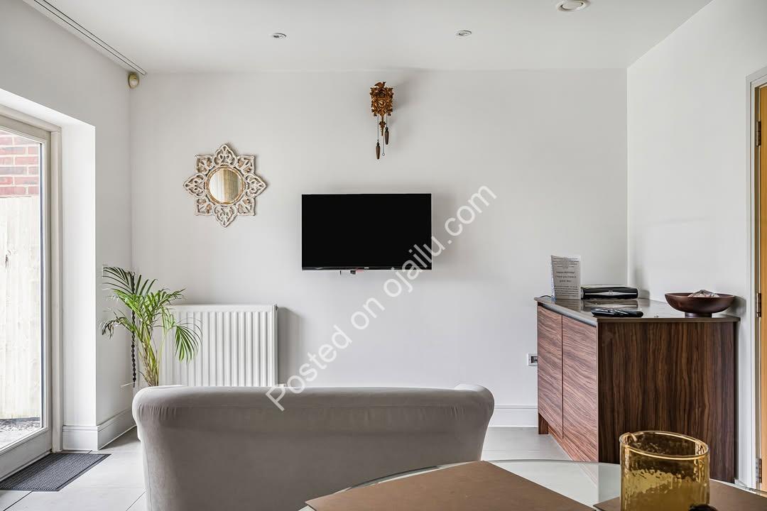 Spacious Family Haven in Millbrook Park