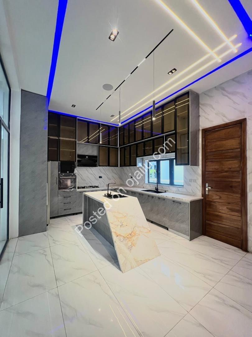 Lekki’s Ultimate Family Sanctuary with Private Pool