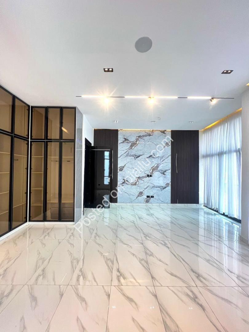 Lekki’s Ultimate Family Sanctuary with Private Pool