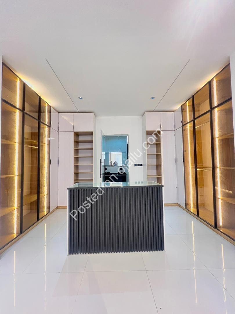 Elegant 5-Bed Dulex with Private Pool & Cinema