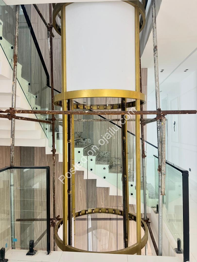 Lagos Luxury: 6-Bed Duplex with Cinema & Pool