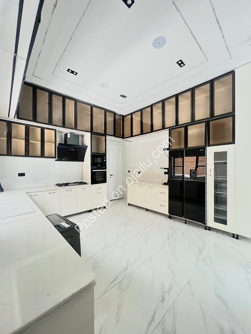 Lagos Luxury: 5-Bed Duplex with Pool & BQ