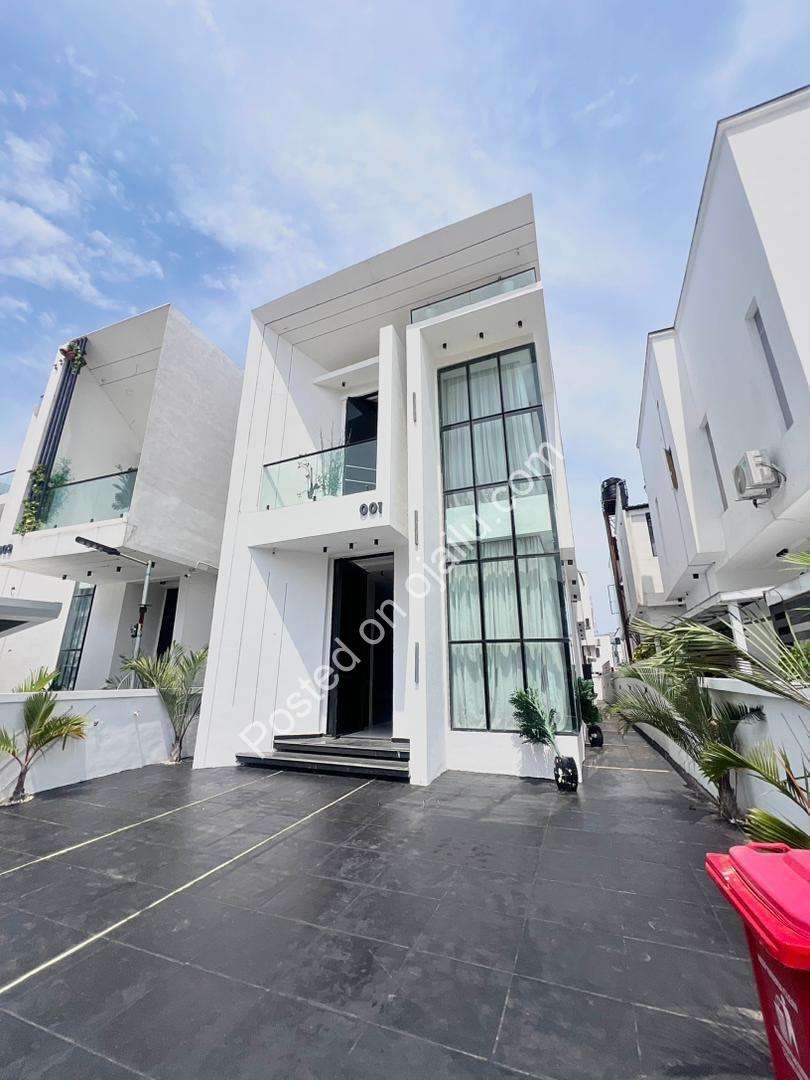 Lagos Luxury: 5-Bed Duplex with Pool & BQ