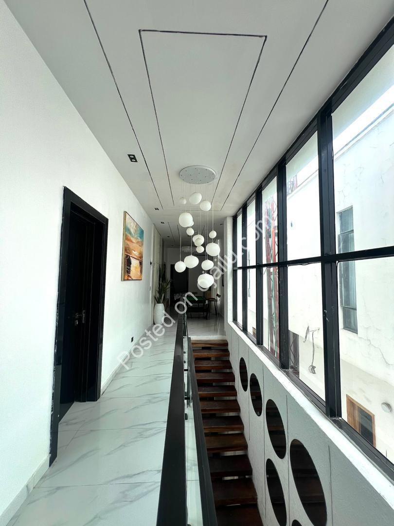 Lagos Luxury: 5-Bed Duplex with Pool & BQ