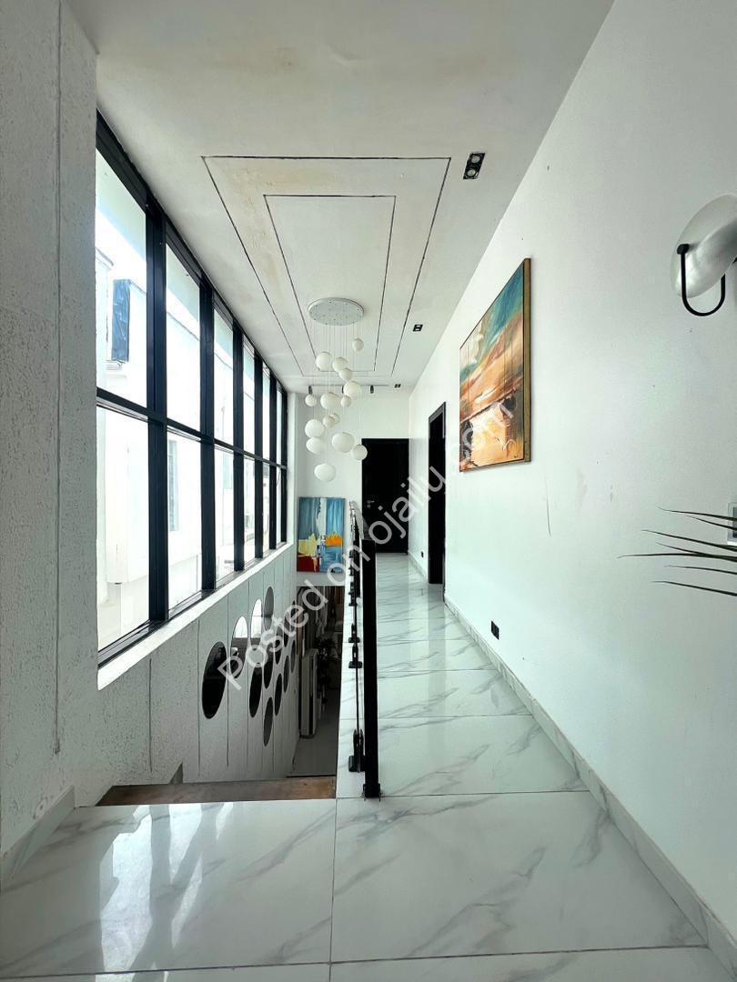Lagos Luxury: 5-Bed Duplex with Pool & BQ
