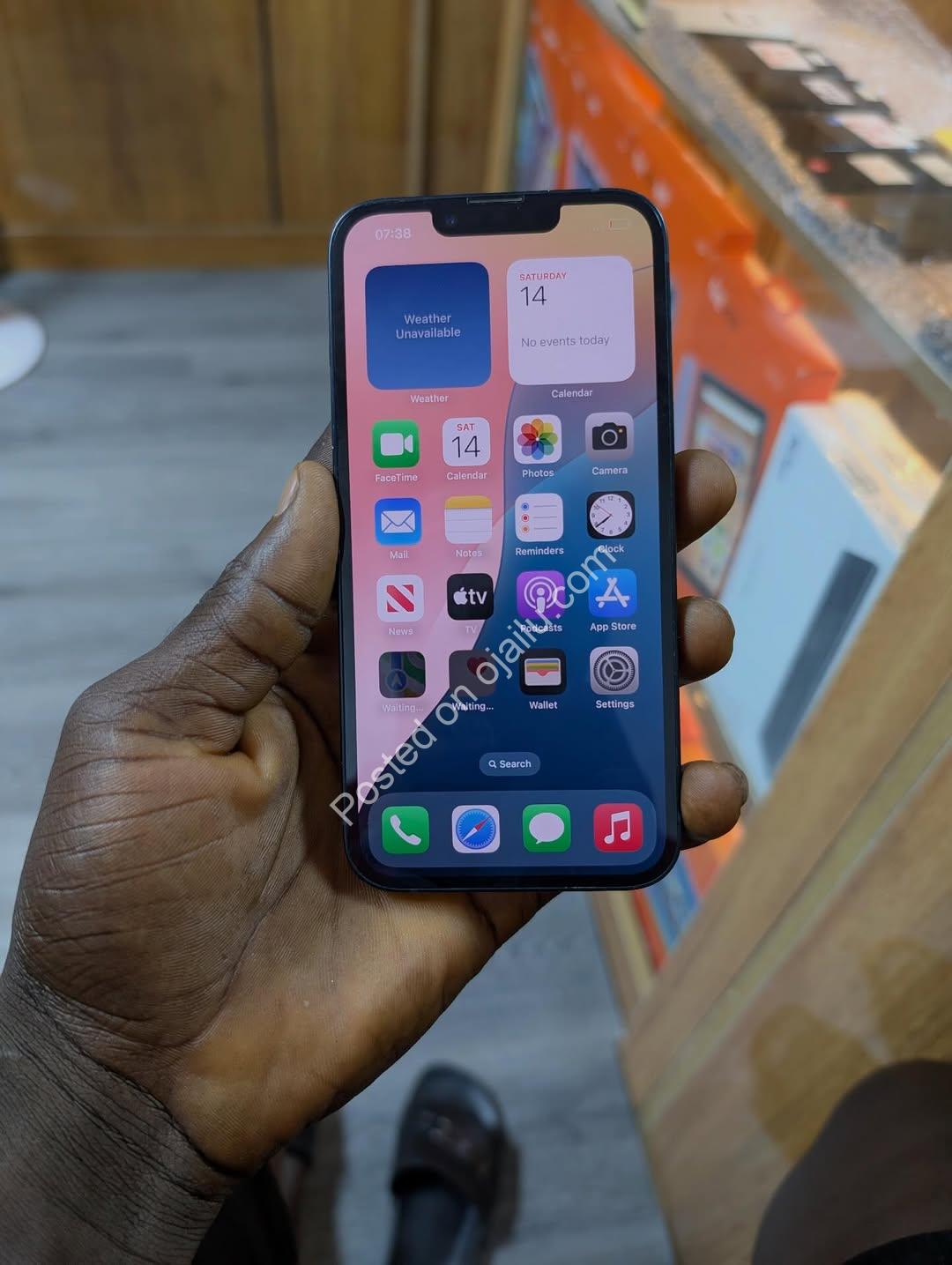 Premium UK iPhone 14: Flawless & Fast!