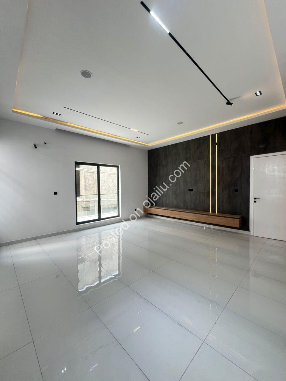 Sleek 4-Bed Ensuite Haven in Prime Lekki