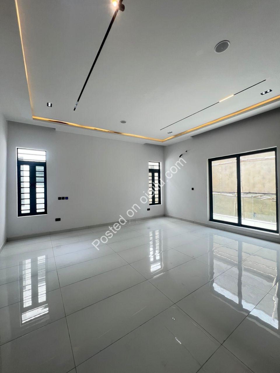 Sleek 4-Bed Ensuite Haven in Prime Lekki