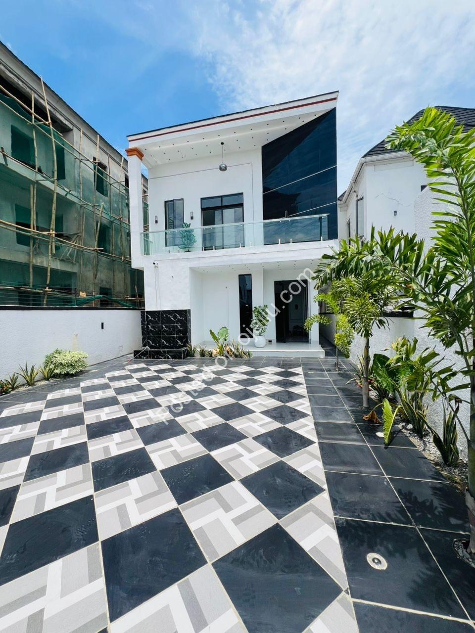 Opulent 5-Bed Duplex with Resort-Style Pool in Lekki