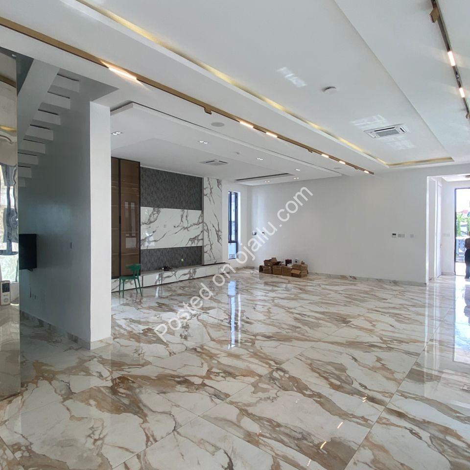 Opulent 5-Bedroom Haven with Pool & Cinema