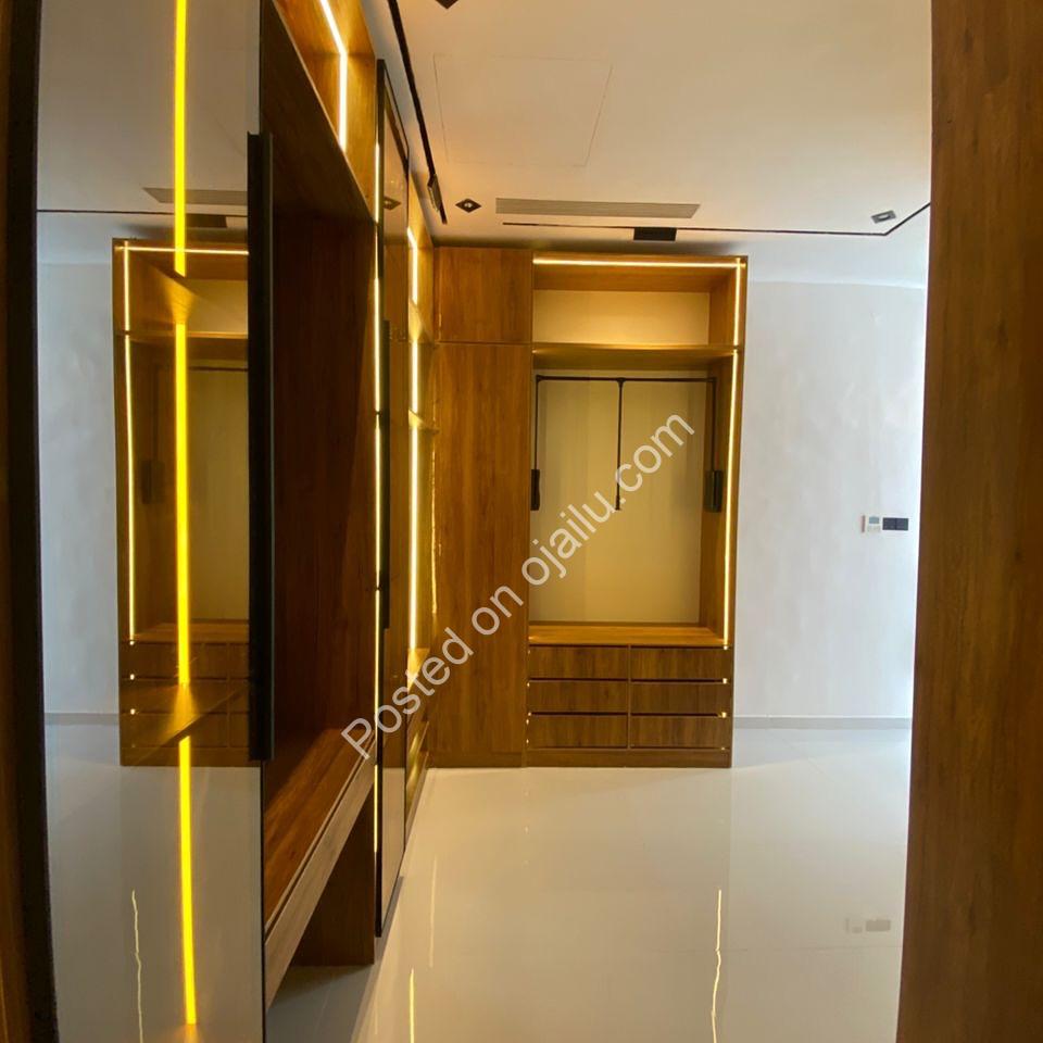 Elevator to Elegance: 5-Bed Ikate Haven with Pool & Gym