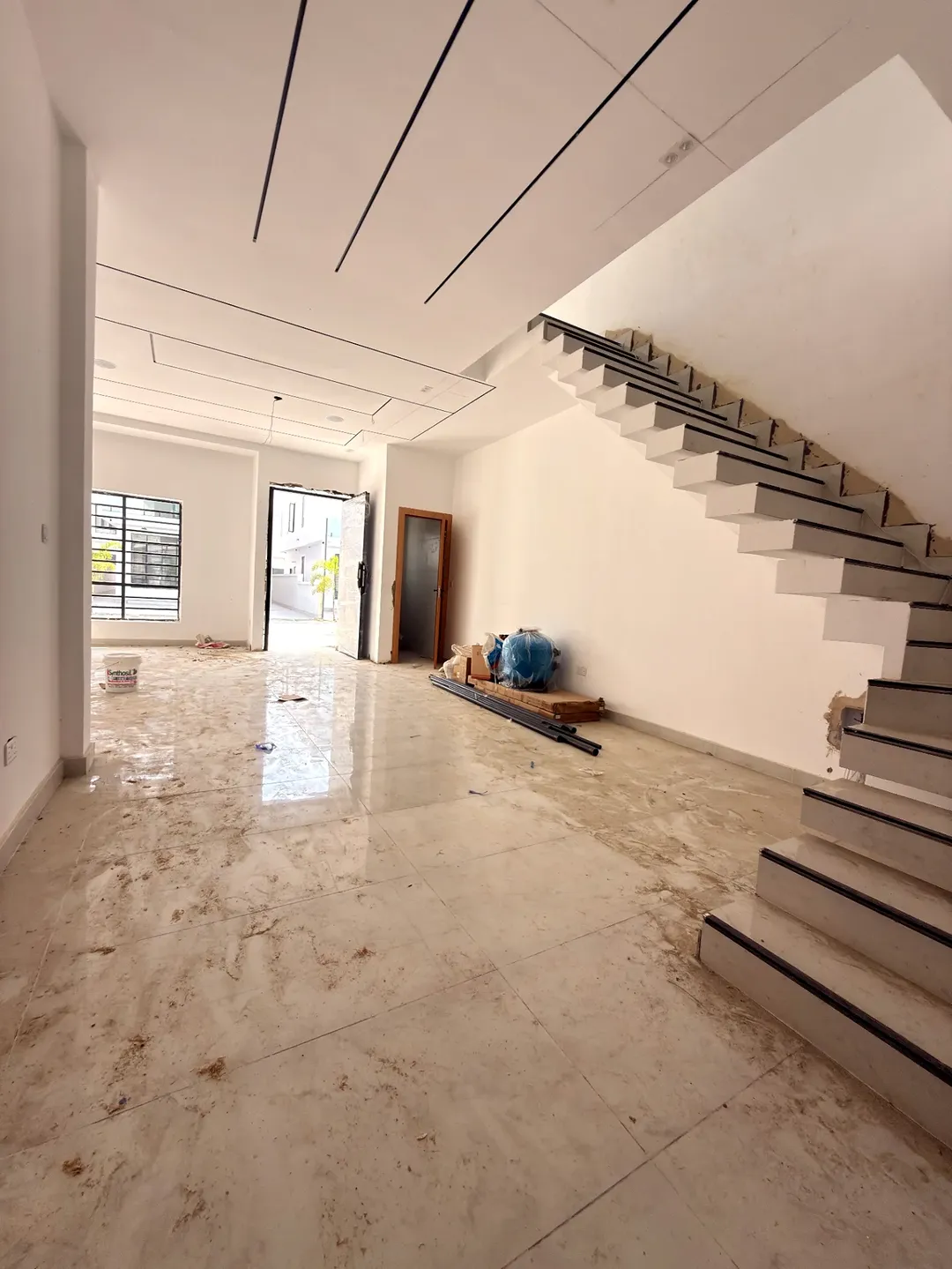 Dream Home Alert: 4BED Ensuite Paradise in Chevron Toll