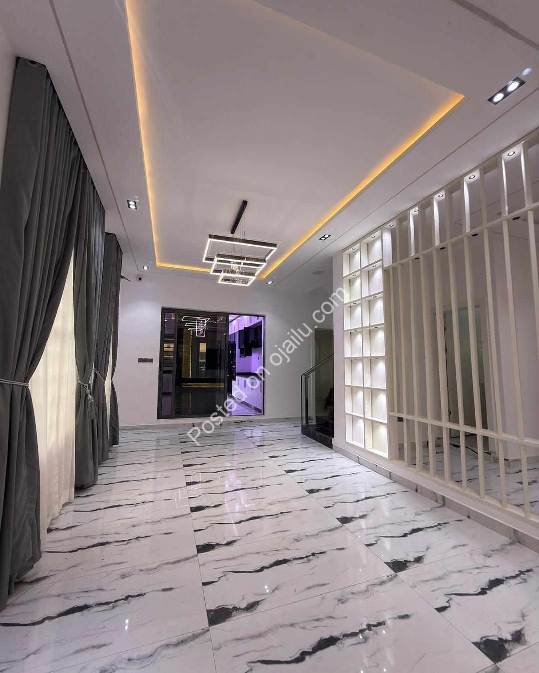 Sangotedo Sanctuary: Brand New 5-Bed Duplex with Resort-Style Pool