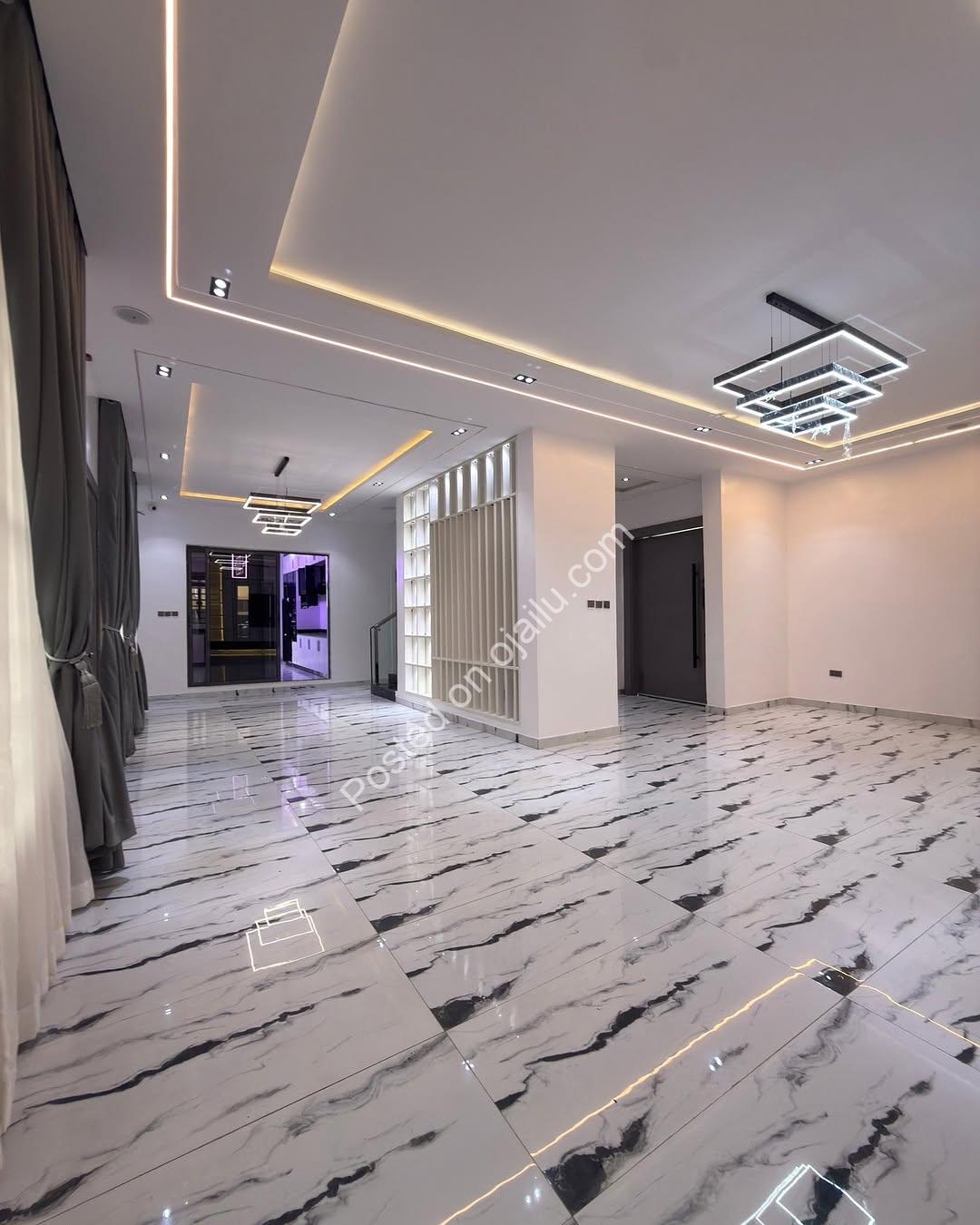 Sangotedo Sanctuary: Brand New 5-Bed Duplex with Resort-Style Pool