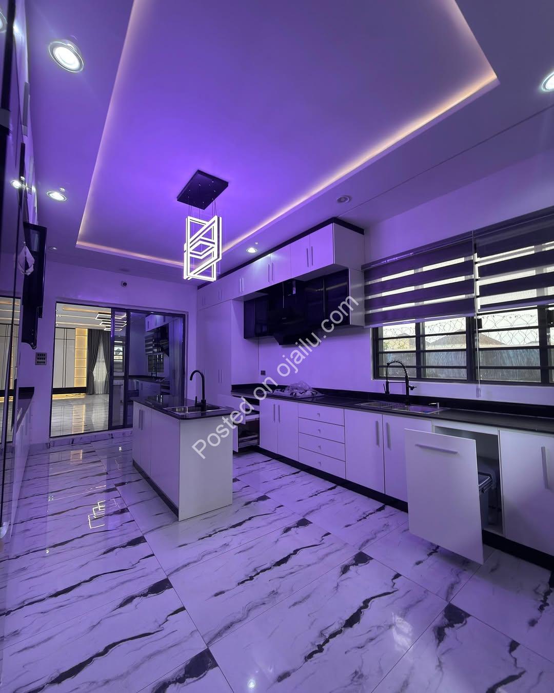 Sangotedo Sanctuary: Brand New 5-Bed Duplex with Resort-Style Pool