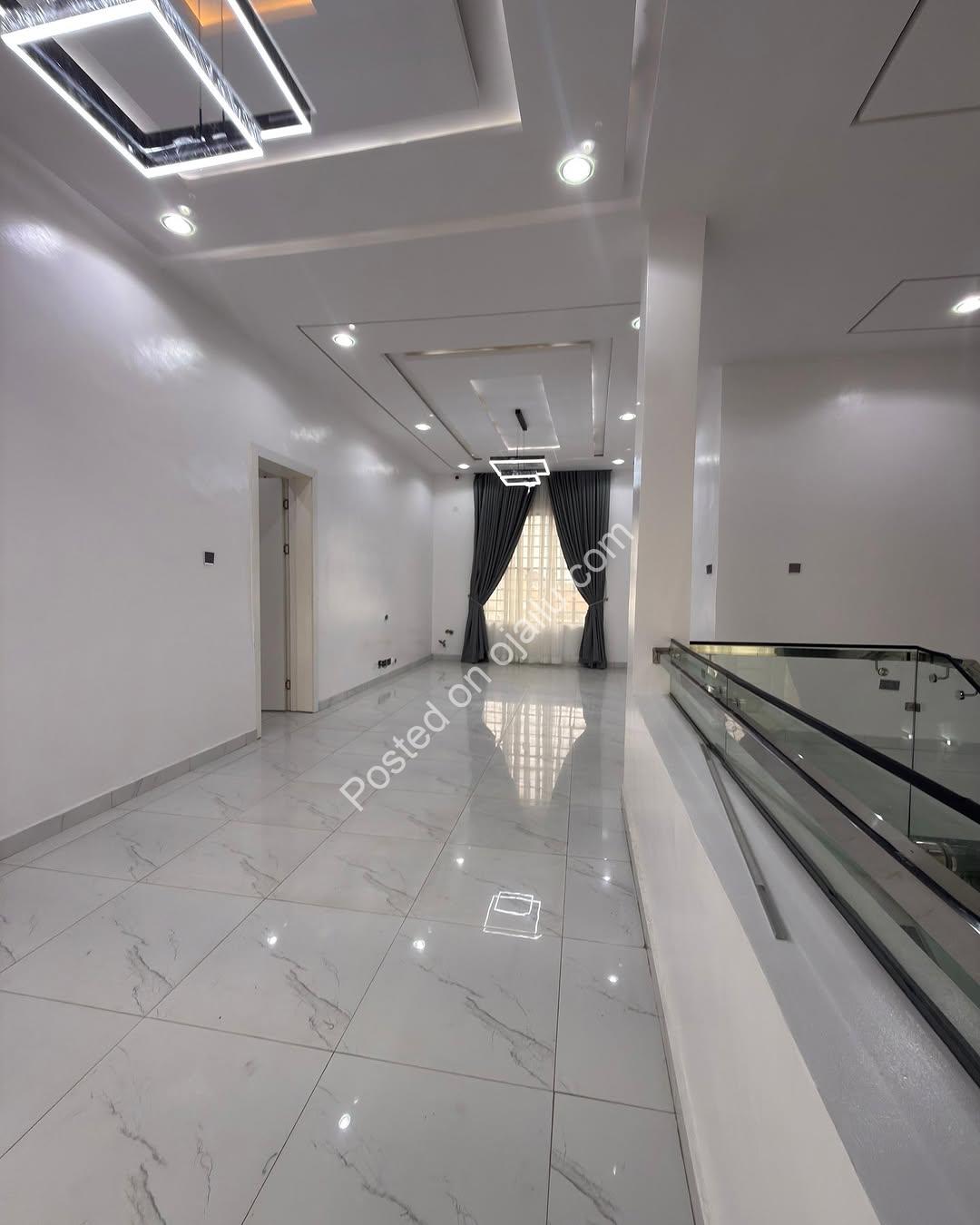 Sangotedo Sanctuary: Brand New 5-Bed Duplex with Resort-Style Pool