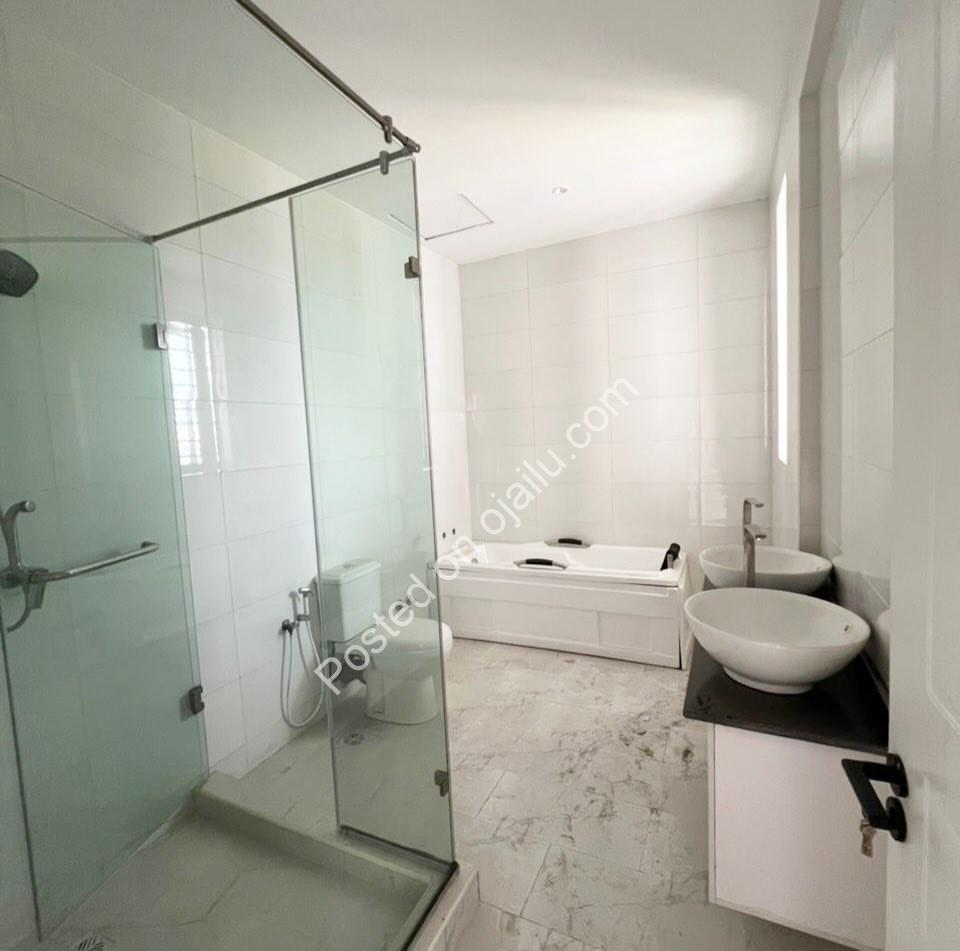 Spacious 4-Bed Duplex with Pool in Ologolo