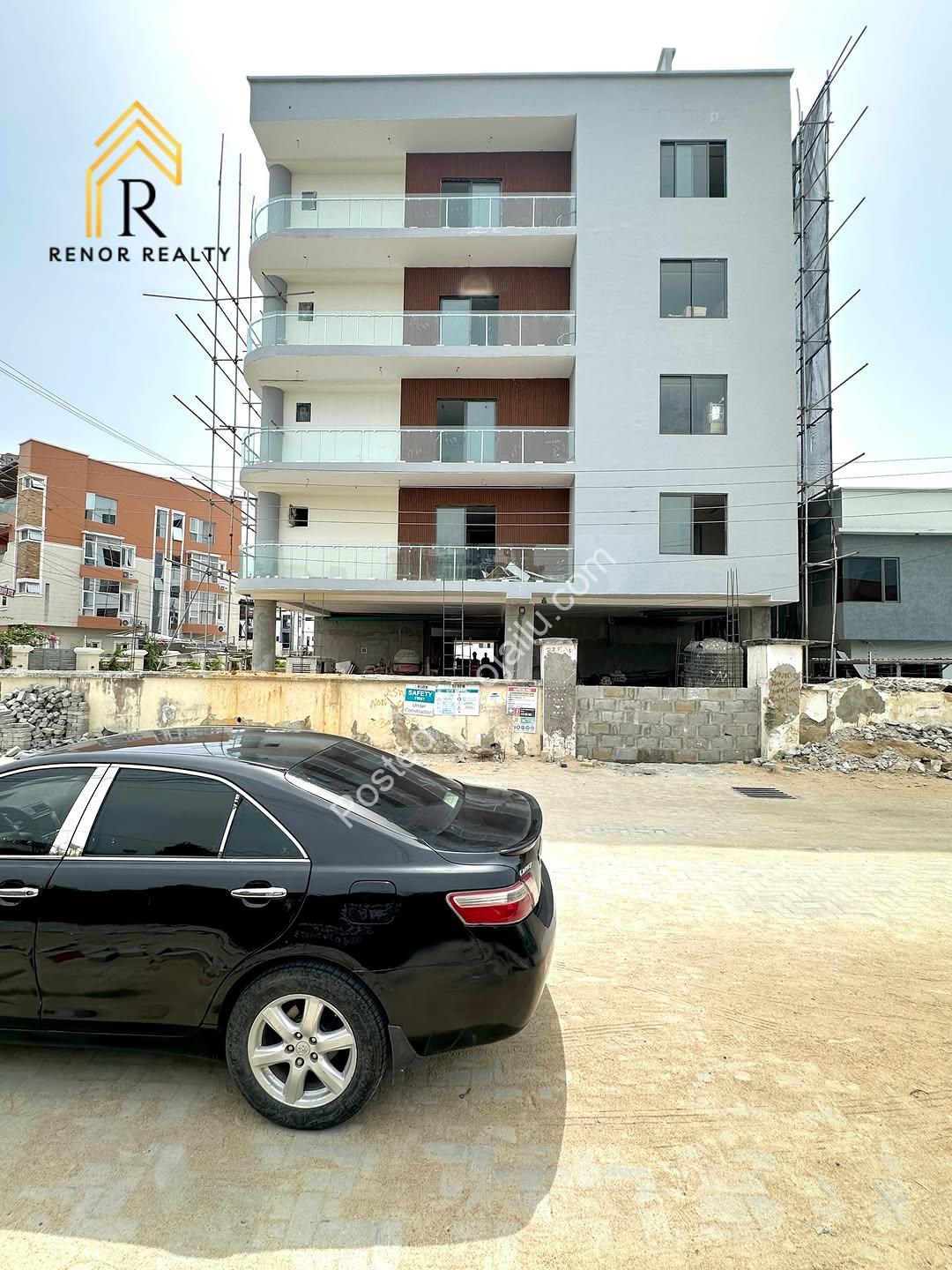 Elevator Bliss: 2BR Ensuite in Lekki’s Secure Estate