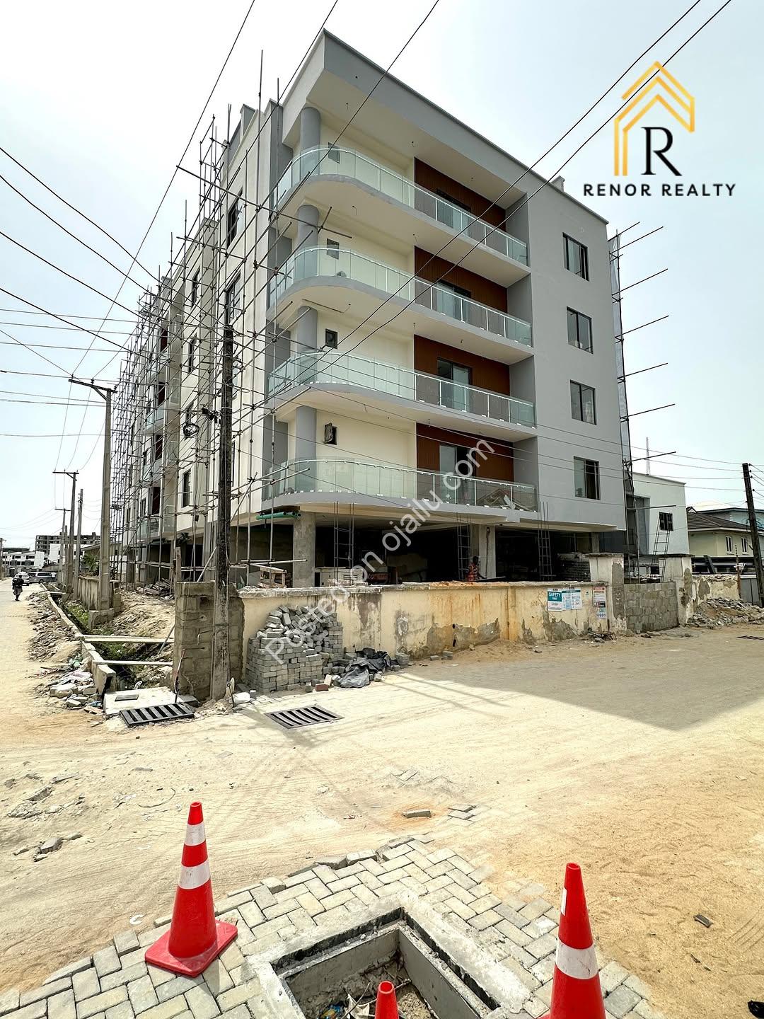 Elevator Bliss: 2BR Ensuite in Lekki’s Secure Estate