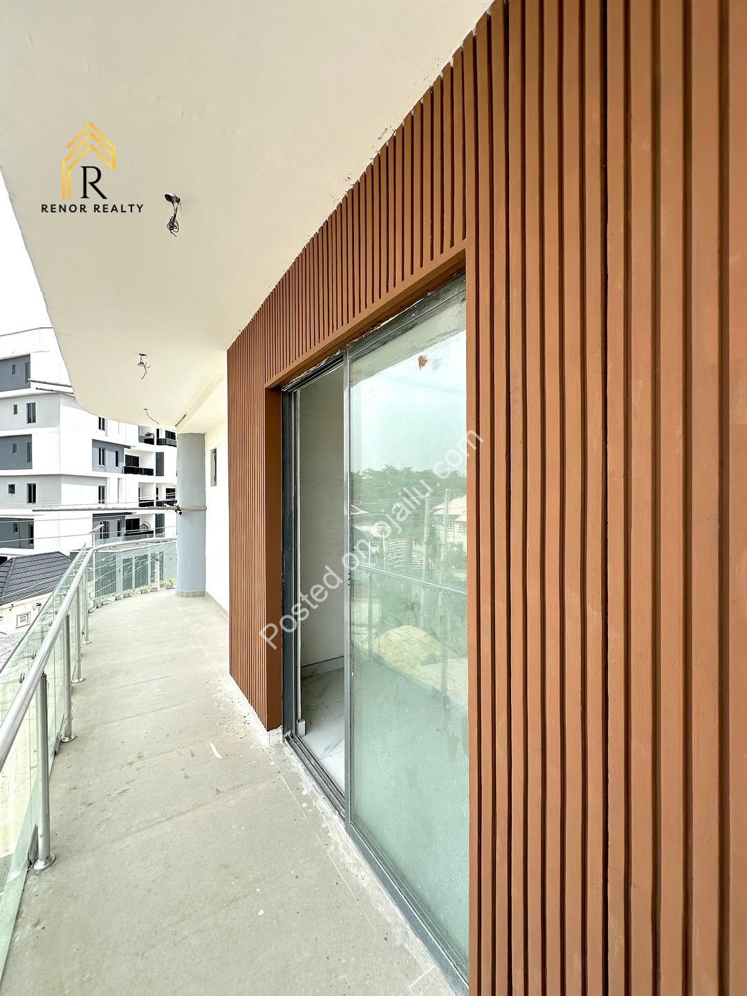 Elevator Bliss: 2BR Ensuite in Lekki’s Secure Estate