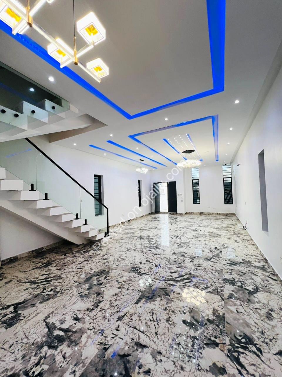 Exquisite 6-Bedroom Duplex with Pool & Elevator in Ikota